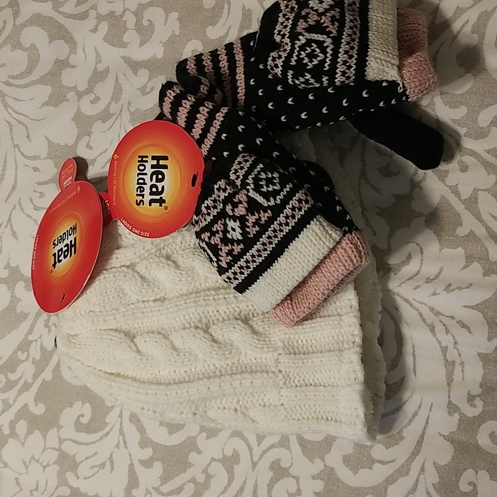 Heat holder white hat and black mittens set